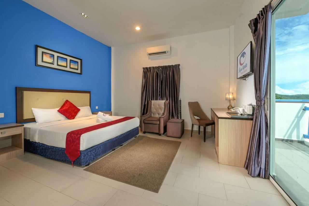 Royal Agate Beach Resort Pantai Cenang  Exteriör bild