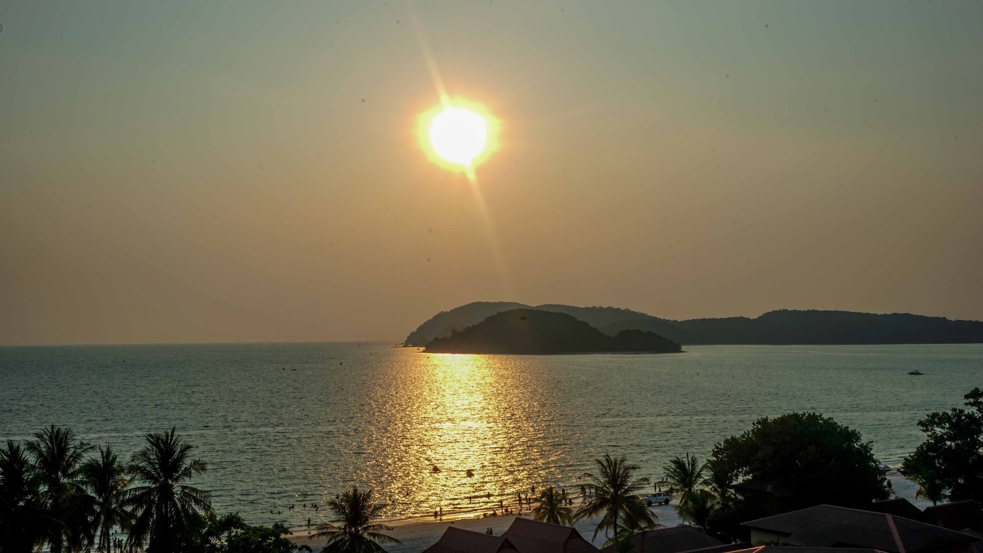 Royal Agate Beach Resort Pantai Cenang  Exteriör bild